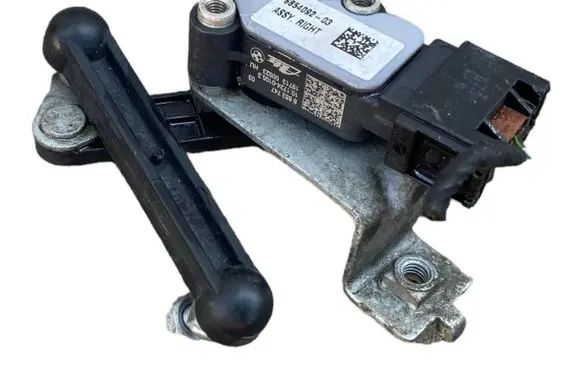 Headlight/headlamp level sensor