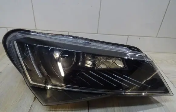 Skoda Superb B8 (3V) Headlight/headlamp 3V1941016A