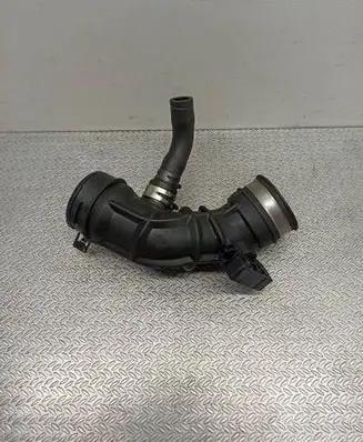 Air intake hose/pipe