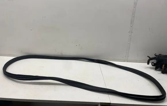 Mercedes-Benz CLA C117 X117 W117 Front door rubber seal
