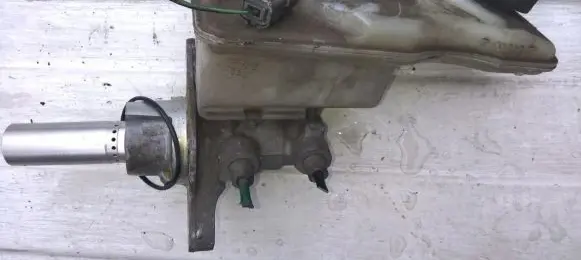 Renault Megane II Master brake cylinder 0204Y21951