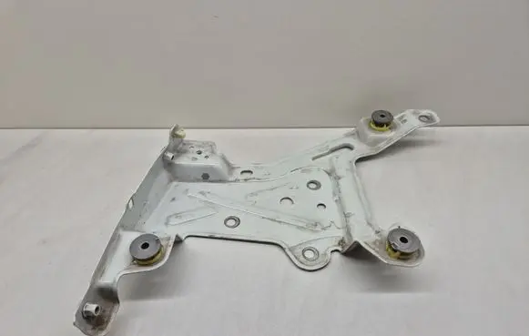 Porsche Cayenne (92A) Headlight/headlamp mounting bracket 7P5821259