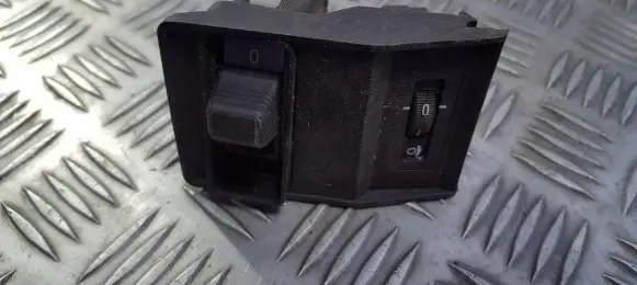 BMW 5 E34 Fog light switch 38813709