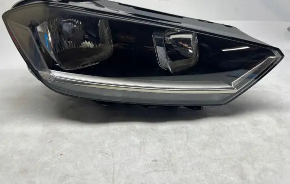 Volkswagen Golf Sportsvan Headlight/headlamp 517941006C