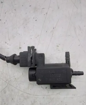 BMW 5 F10 F11 Turbo solenoid valve 70231800