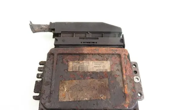 Renault Scenic I Engine control unit/module 7700113251 S110030012C 7700110471