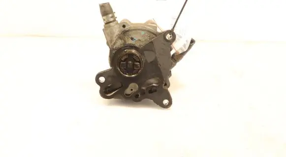 Mitsubishi Lancer X Vacuum pump