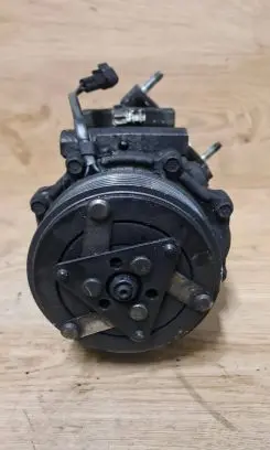 Volvo V50 Air conditioning (A/C) compressor (pump) 31348245