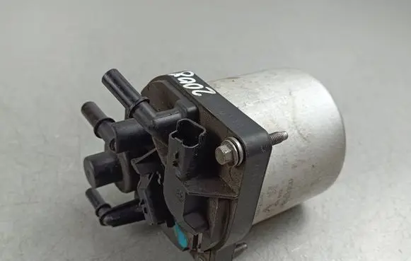 Peugeot 2008 I Fuel filter housing 