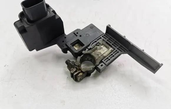 Toyota Auris E180 Battery relay fuse 2885026012 E801127001