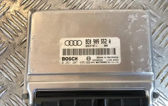 Audi A6 S6 C5 4B Engine control unit/module 8E0909552A 0261207495 26SA8482
