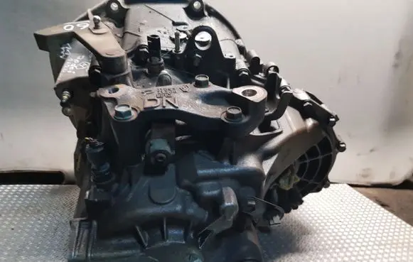 Nissan Qashqai+2 Manual 6 speed gearbox