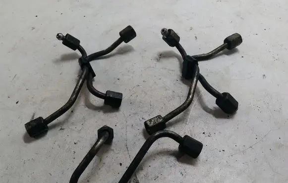 Citroen Xsara Picasso Fuel injector supply line/pipe 
