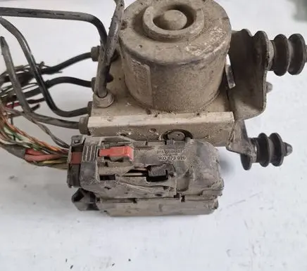 Audi A4 S4 B7 8E 8H ABS Pump K0907379c