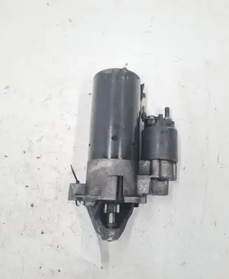 Volkswagen PASSAT B5 Starter motor 068911024E