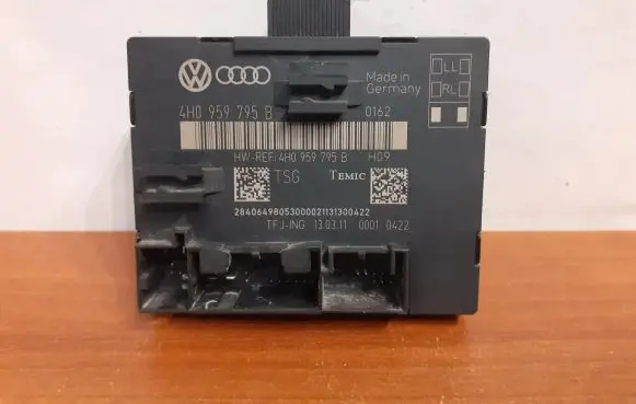 Audi A8 S8 D4 4H Door control unit/module 4H0959795B 11585