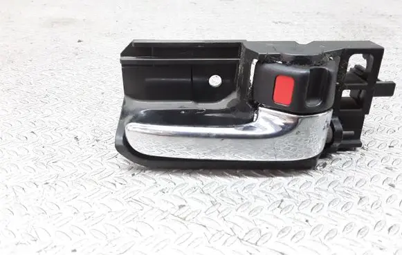 Toyota Corolla Verso E121 Front door interior handle