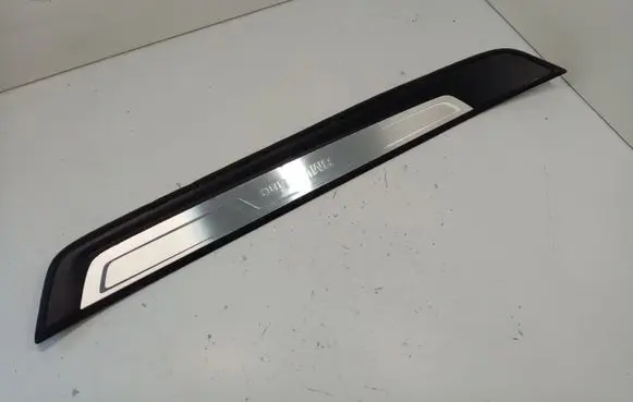 BMW X1 E84 Front sill trim cover 7318568 51477318568