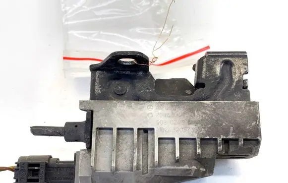 Mercedes-Benz E W212 Engine bonnet/hood lock/catch A2128210251