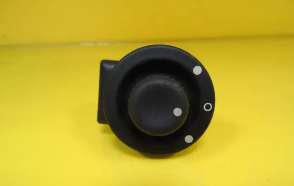 Renault Megane I Wing mirror switch 7700429992C