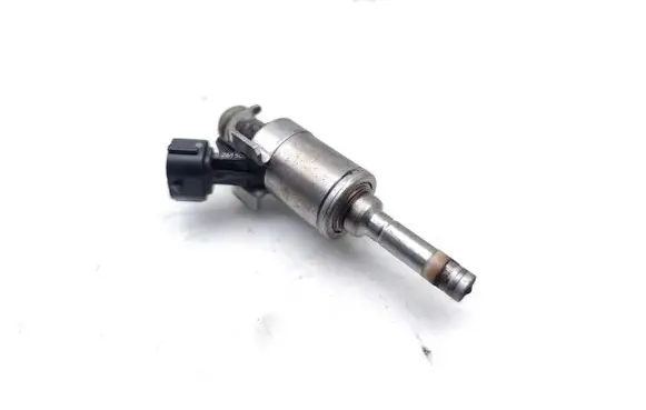 Suzuki Vitara (LY) Fuel injector 0261500299