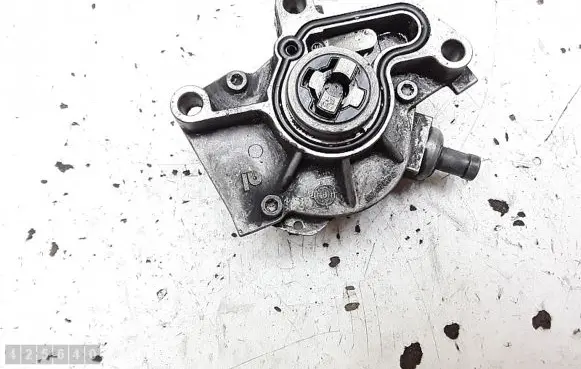 Audi A3 S3 8L Vacuum pump 038145101B