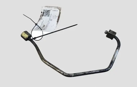 KIA Sorento Fuel injector supply line/pipe