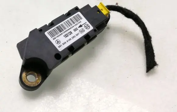 Mercedes-Benz C W203 Airbag deployment crash/impact sensor 0018209126