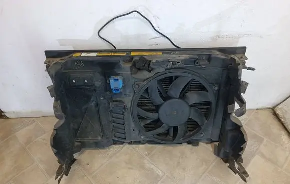 Citroen C4 II Radiator support slam panel