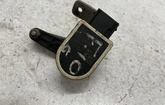 BMW 5 F10 F11 Headlight/headlamp level sensor 6861351