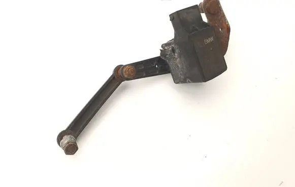 Headlight/headlamp level sensor