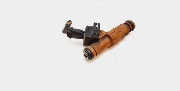 Volvo XC70 Fuel injector 9186340