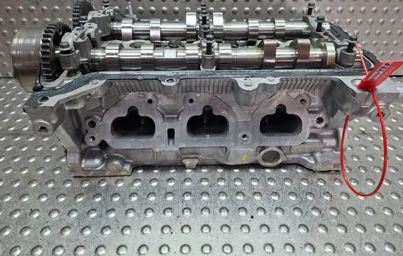 Renault Clio V Engine head S27635613 5368R