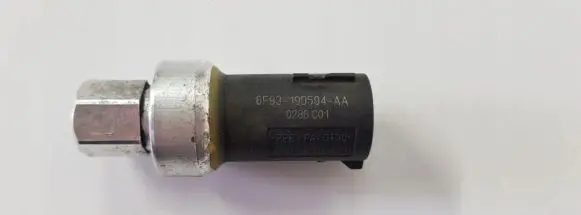 Ford C-MAX II Air conditioning (A/C) pressure sensor 