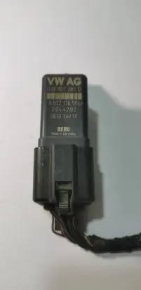 Volkswagen Golf SportWagen Glow plug pre-heat relay 038907281D 0522120504 2044202