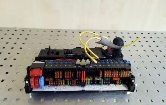 BMW X3 E83 Fuse box set 8364542 8387153