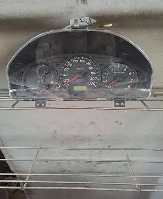Mazda 323 F Speedometer (instrument cluster) CEBJ2M