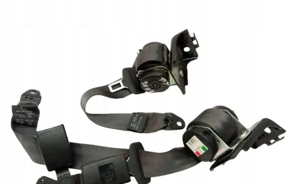 Opel Astra J Front seatbelt