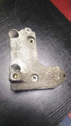 BMW 3 E90 E91 A/C compressor mount bracket 7505980