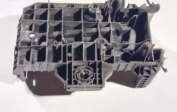 Battery bracket
