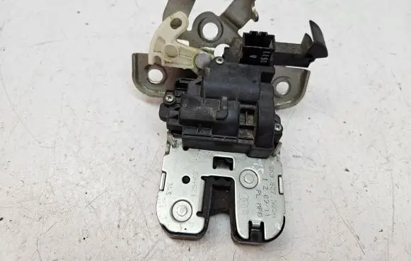 Audi Q7 4L Tailgate/trunk/boot lock/catch/latch 8K9827505A