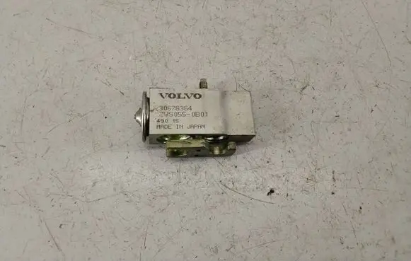 Volvo V70 Air conditioning (A/C) expansion valve ZVS0550B01 30678364 49015