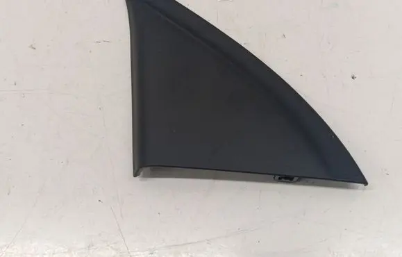 Toyota Yaris XP210 Other front door trim element 67492K0030