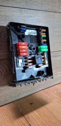 Volkswagen PASSAT B6 Fuse box set 01718130 2315230020101