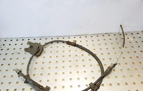 Handbrake/parking brake wiring cable
