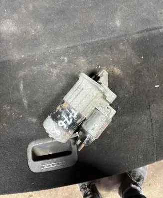 Renault Laguna III Starter motor 8200584675