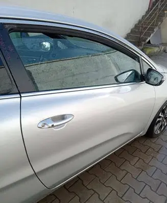 KIA Pro Cee'd II Front door