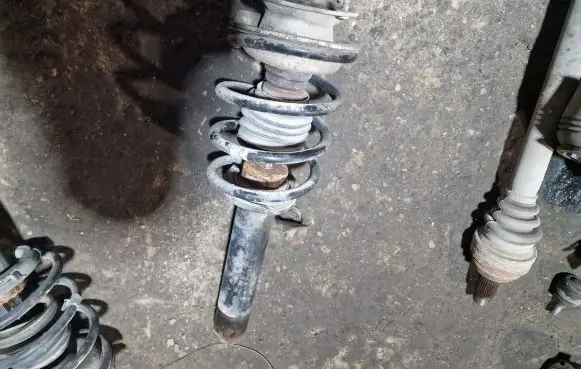 BMW 5 E60 E61 Front shock absorber/damper 824904003341