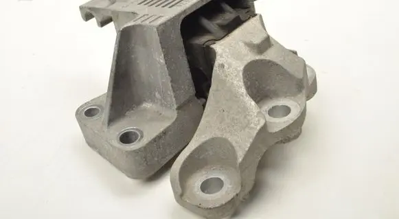 Volvo XC40 Engine mounting bracket 32325236