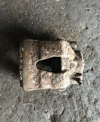 Volkswagen Golf IV Front brake caliper
